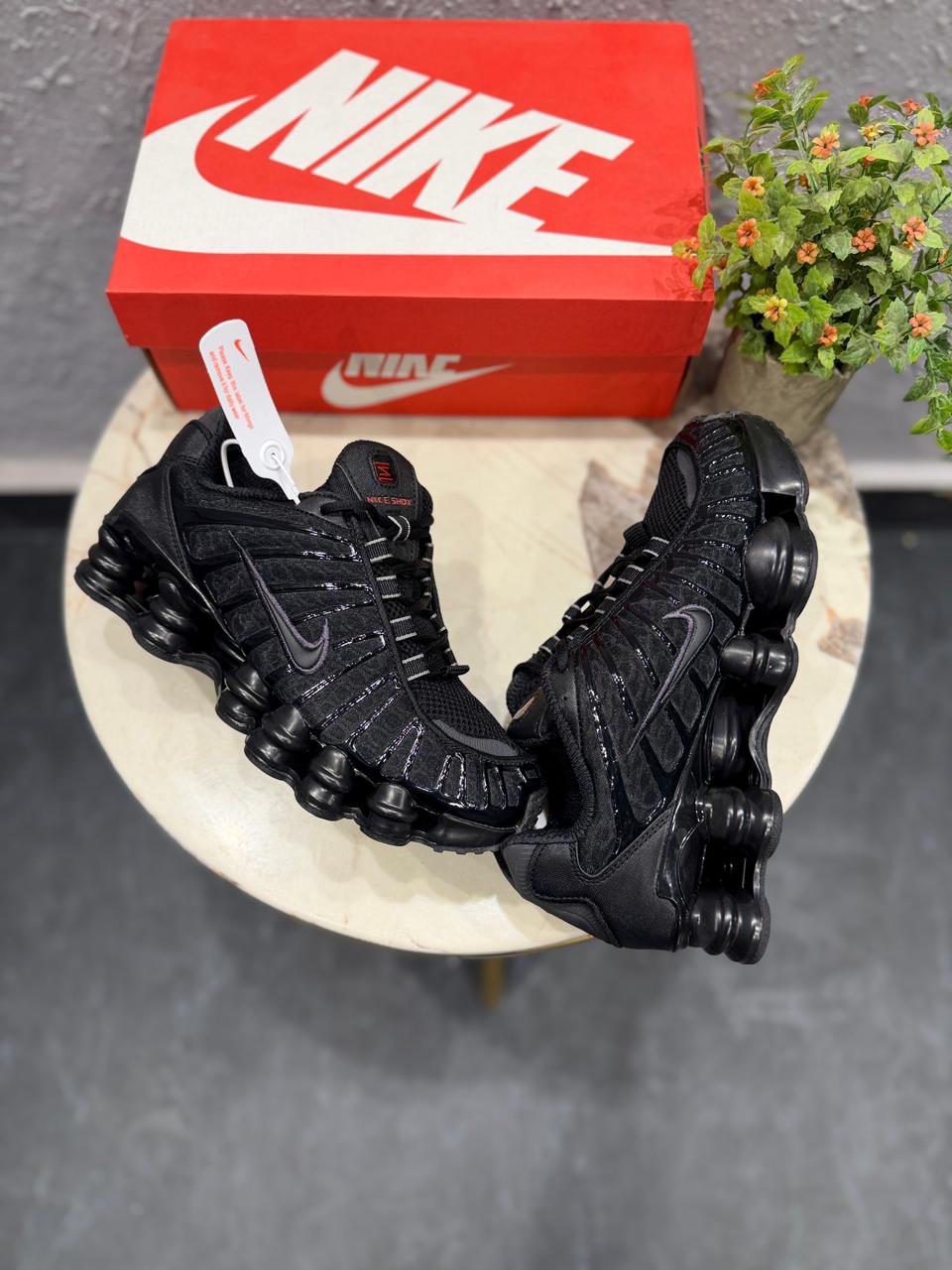NIKE SHOX TL ALL BLACK